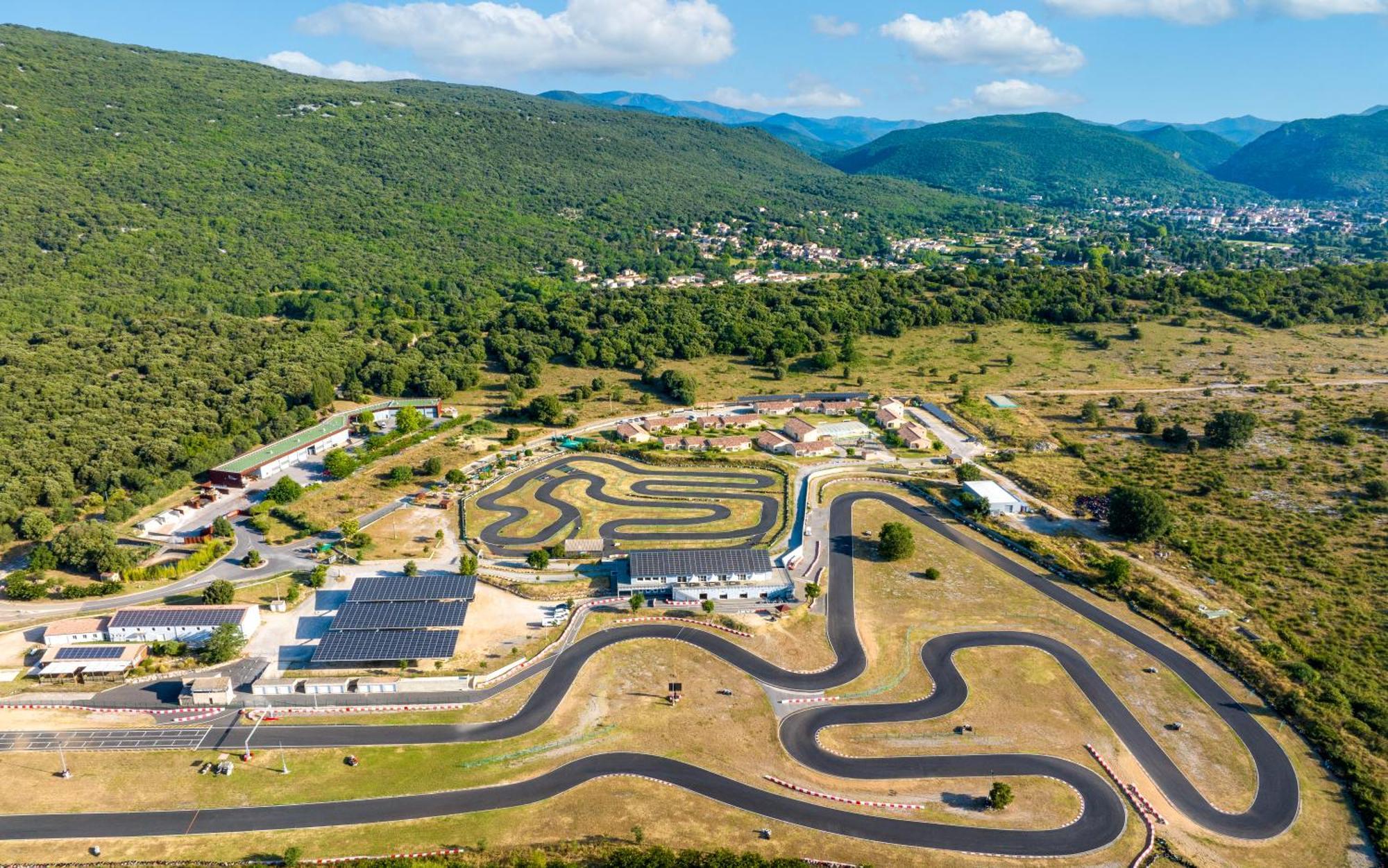 Park & Suites Village Gorges De L'Herault-Cevennes Brissac Eksteriør bilde