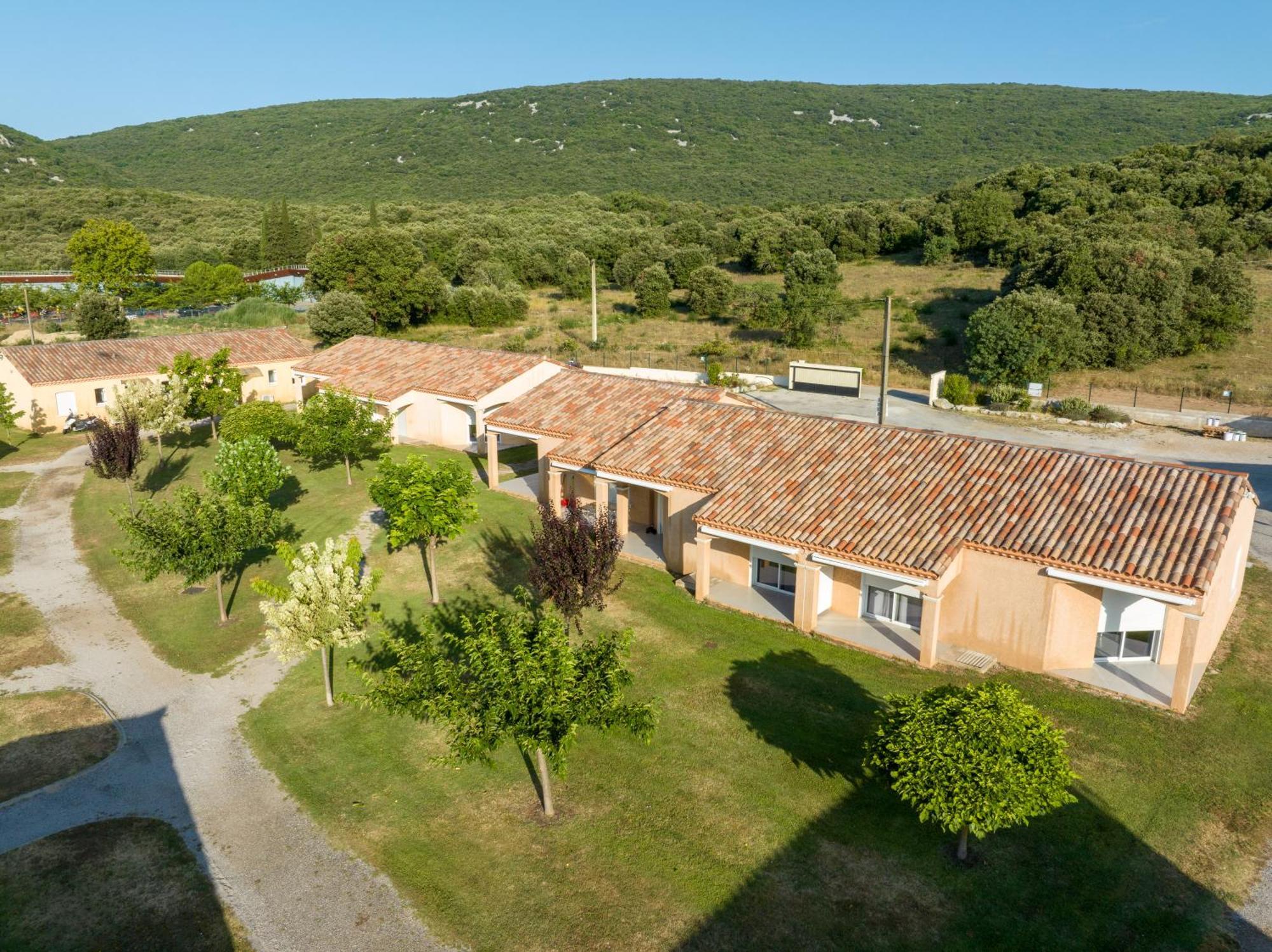 Park & Suites Village Gorges De L'Herault-Cevennes Brissac Eksteriør bilde